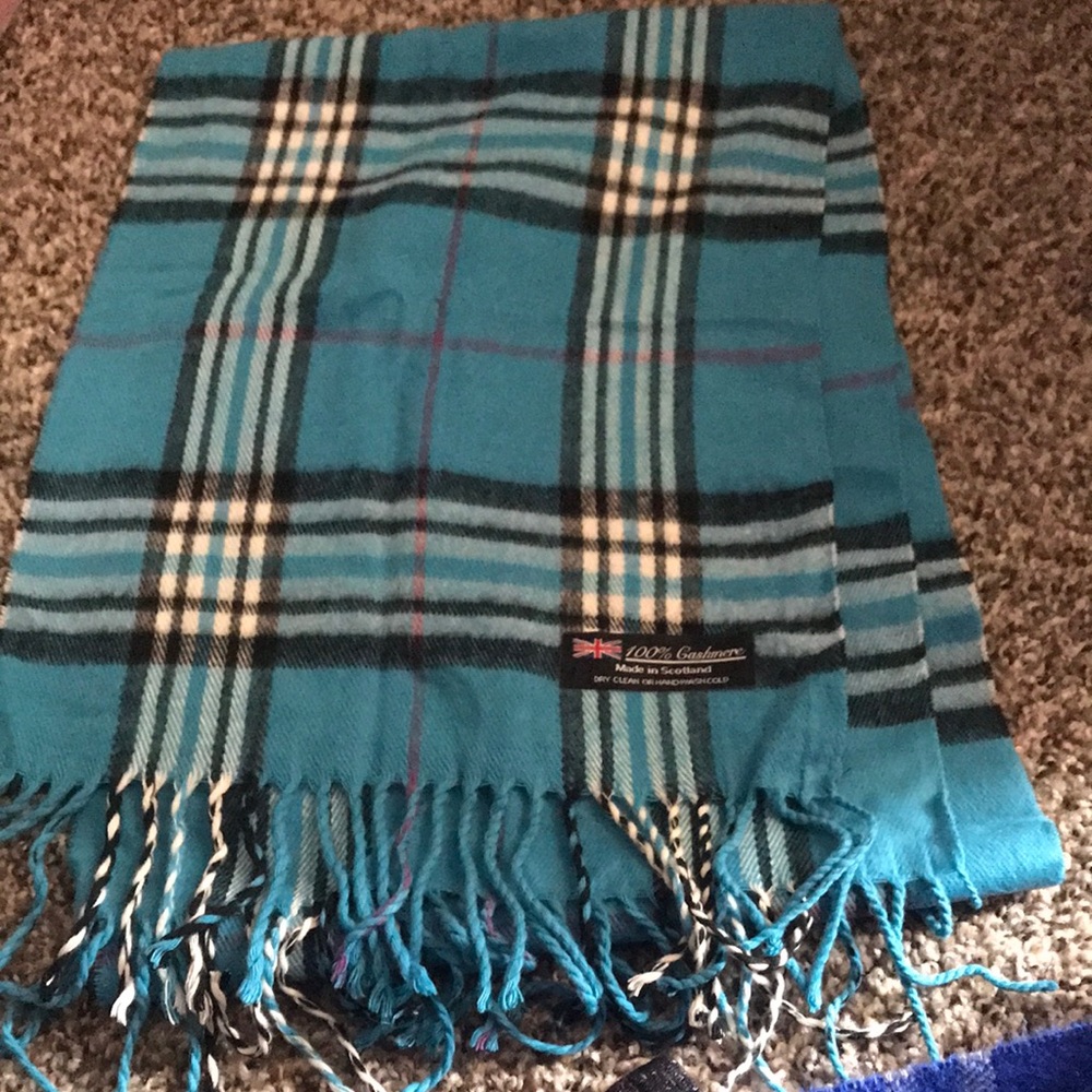 100% Cashmere Scarf